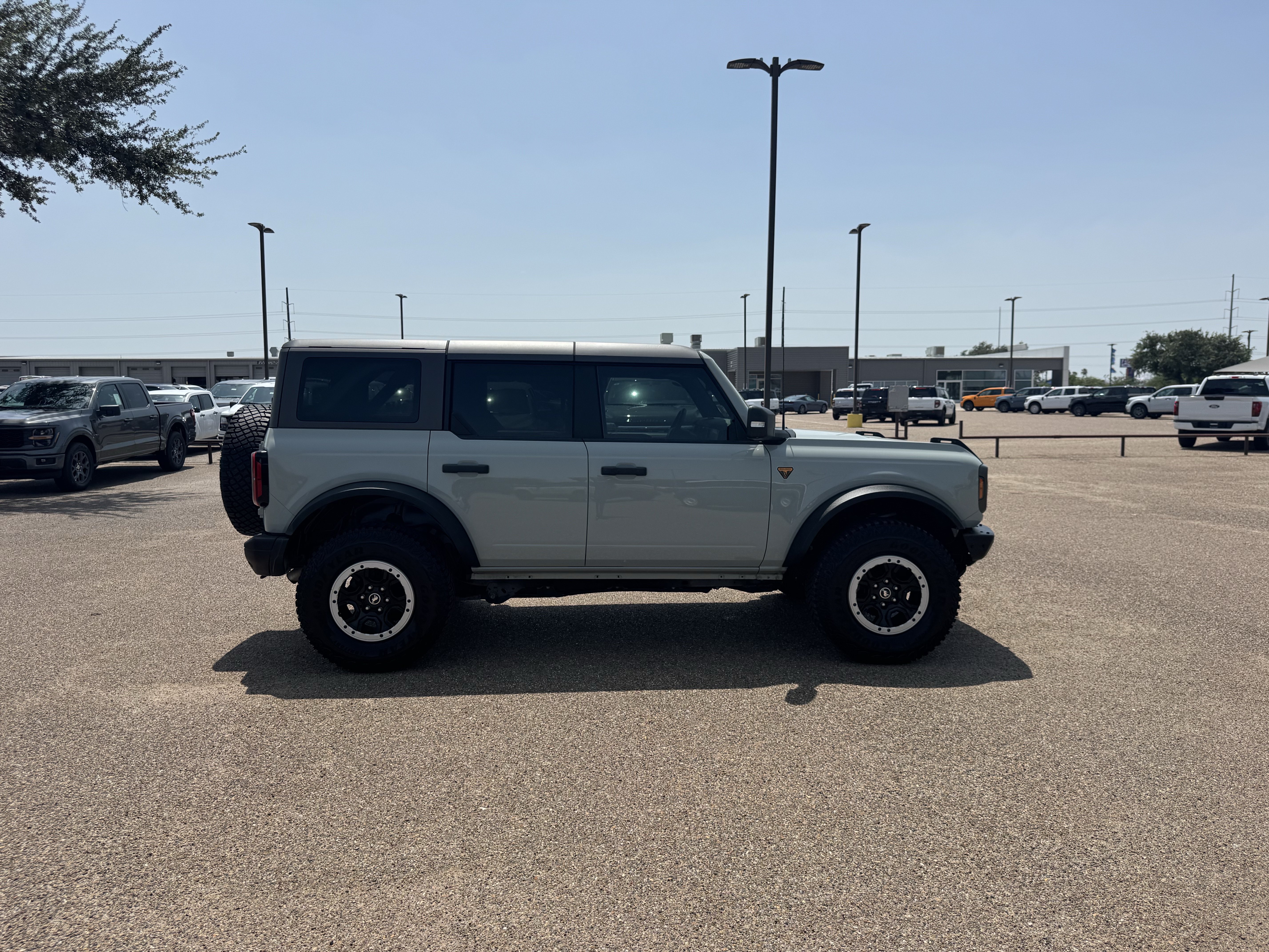 Certified 2023 Ford Bronco Badlands AWD/4WD image 4