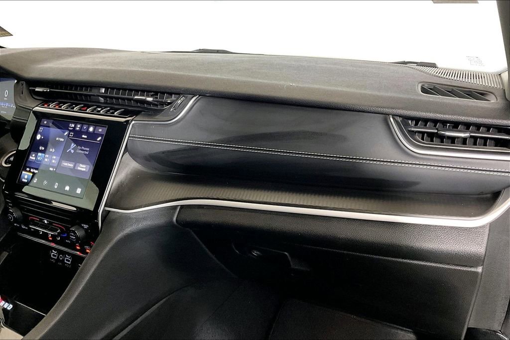 Used 2023 Jeep Grand Cherokee Laredo X image 12