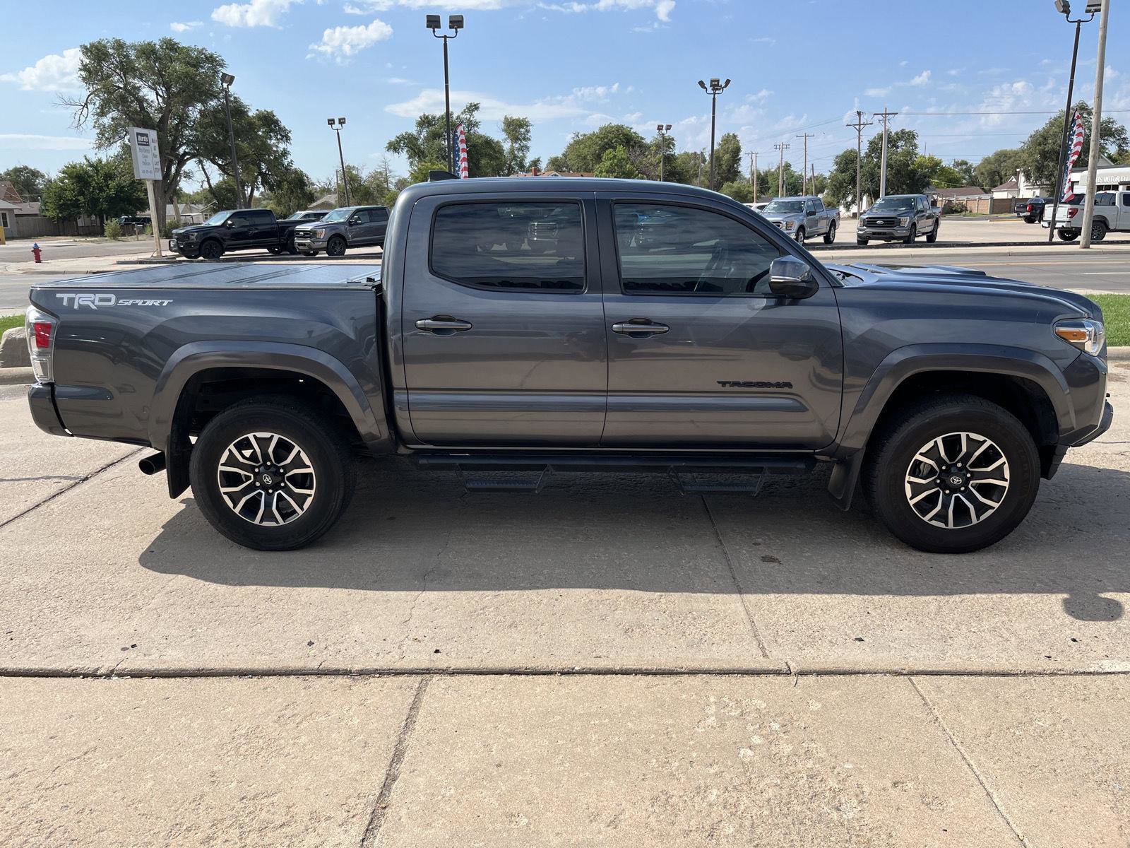 Used 2021 Toyota Tacoma TRD Off-Road image 6