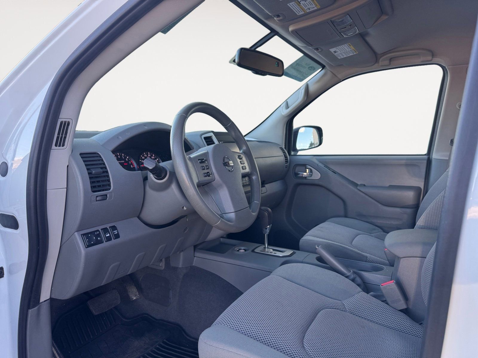 Used 2021 Nissan Frontier SV image 9