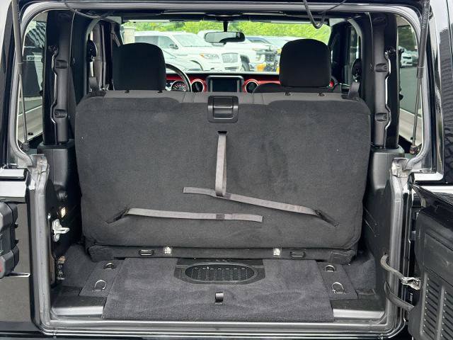 Used 2018 Jeep Wrangler Rubicon w/ Steel Bumper Group AWD/4WD image 33