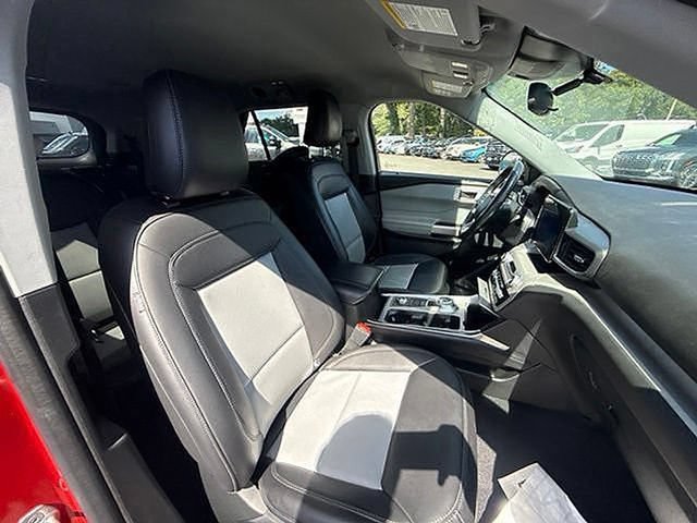 Certified 2023 Ford Explorer XLT w/ Equipment Group 202A AWD/4WD image 17