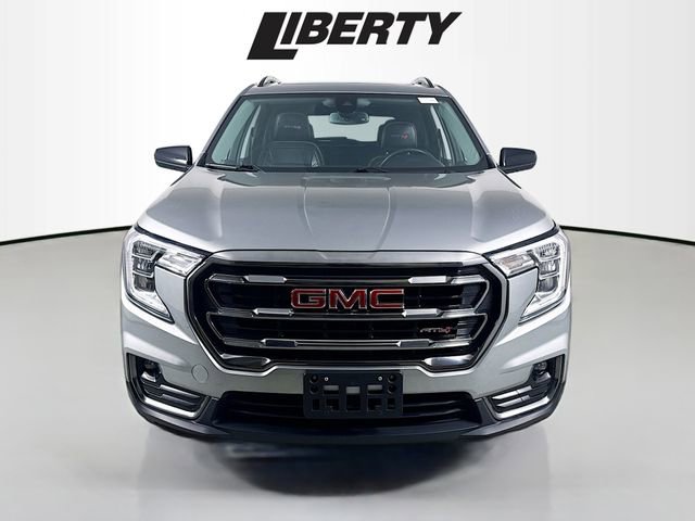 Used 2024 GMC Terrain AT4 image 2