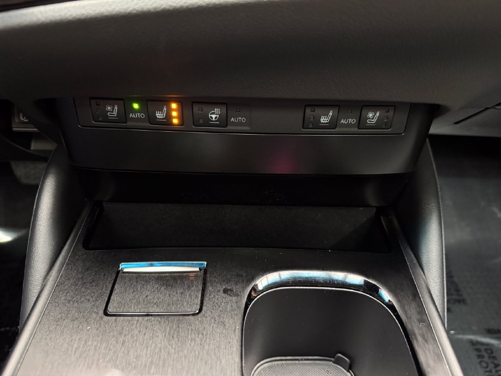 Used 2023 Lexus ES 300h w/ Premium Package FWD image 19