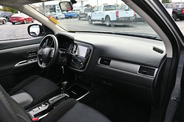 Used 2018 Mitsubishi Outlander ES FWD image 20