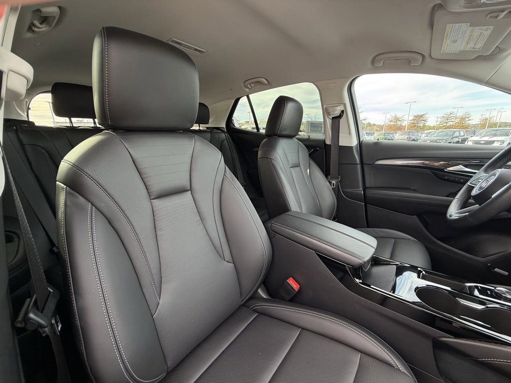 Used 2024 Buick Envision Preferred image 30