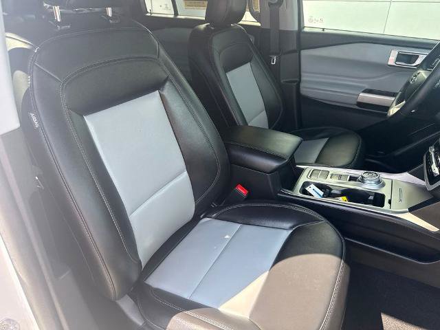 Certified 2024 Ford Explorer XLT w/ Equipment Group 202A RWD image 32