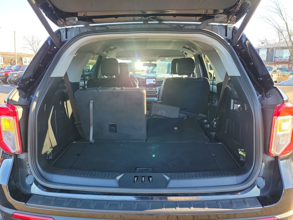 Certified 2023 Ford Explorer XLT w/ Equipment Group 202A image 10