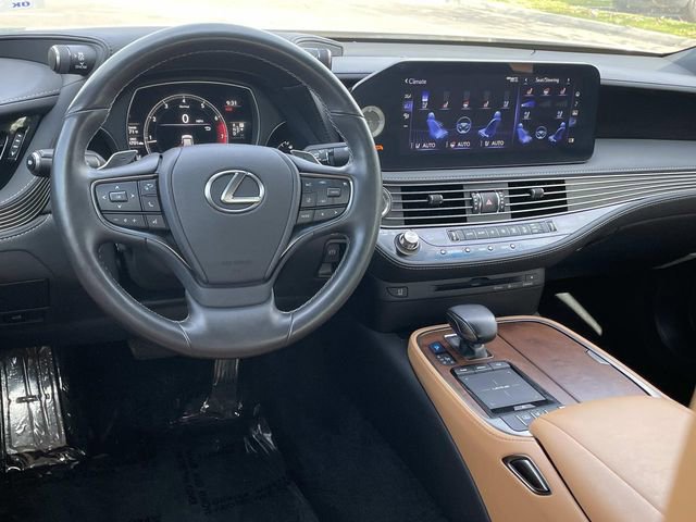 Used 2021 Lexus LS 500 w/ Accessory Package (Z2) image 6