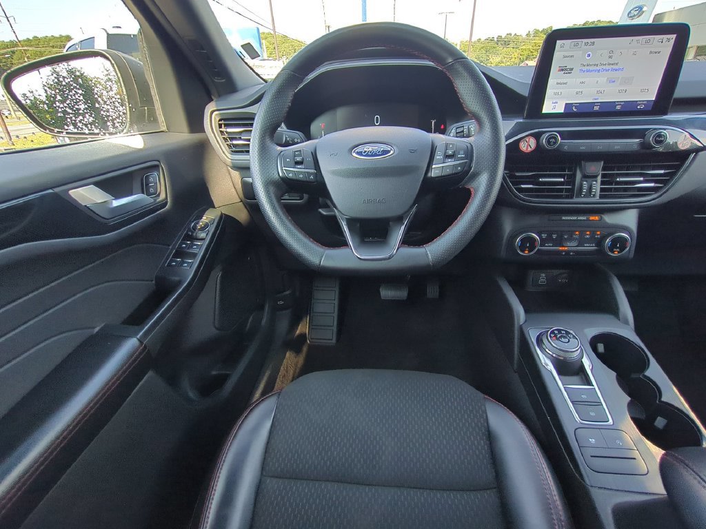 Certified 2025 Ford Escape ST-Line FWD image 18