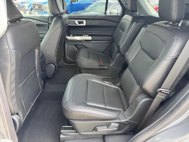 Certified 2022 Ford Explorer XLT w/ Equipment Group 202A AWD/4WD image 9