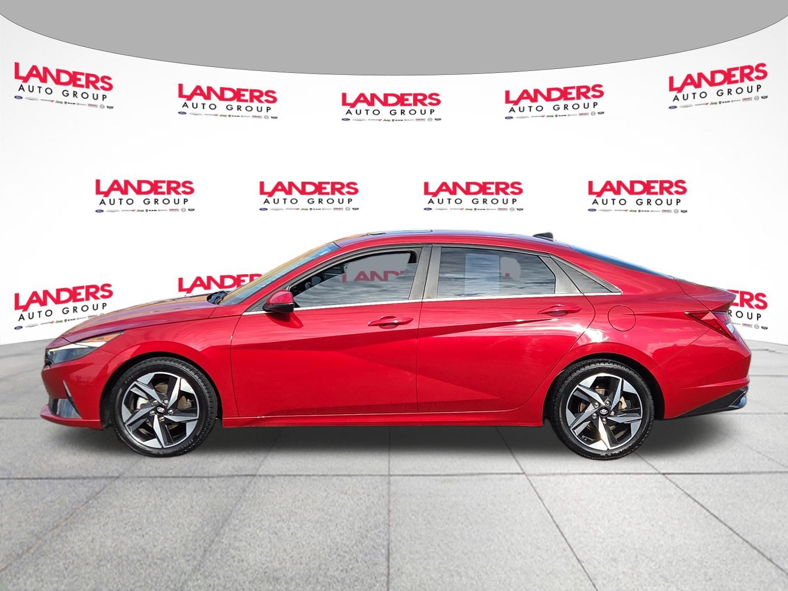 Used 2022 Hyundai Elantra SEL w/ Convenience + Premium Package FWD image 6