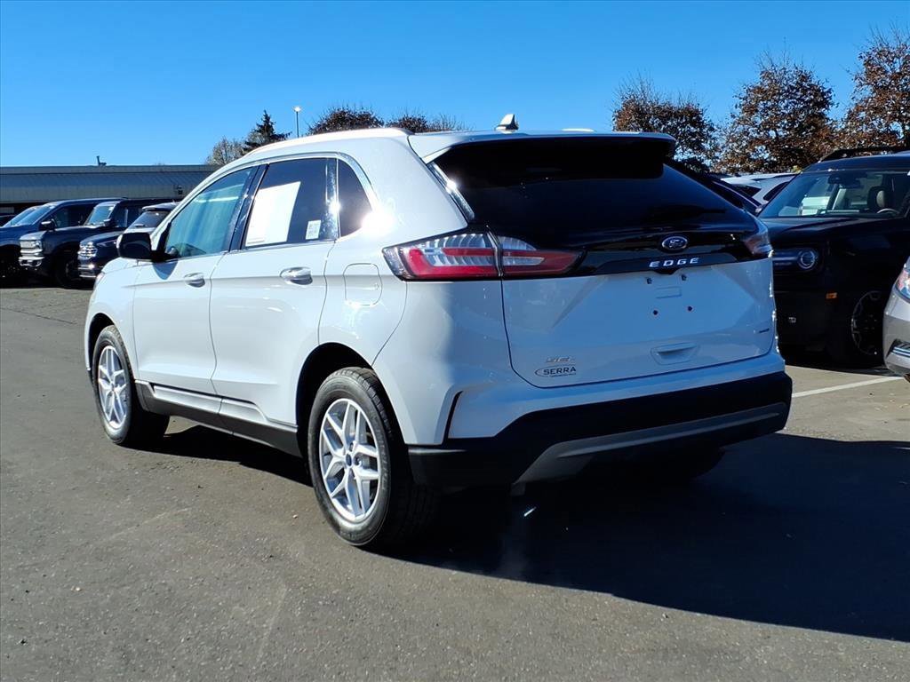 Certified 2022 Ford Edge SEL w/ Convenience Package image 3