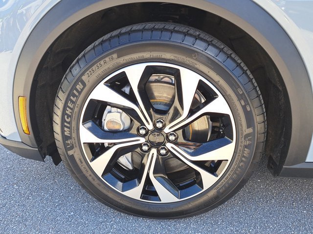 Certified 2025 Ford Mustang Mach-E Select w/ Comfort Package Lite image 9