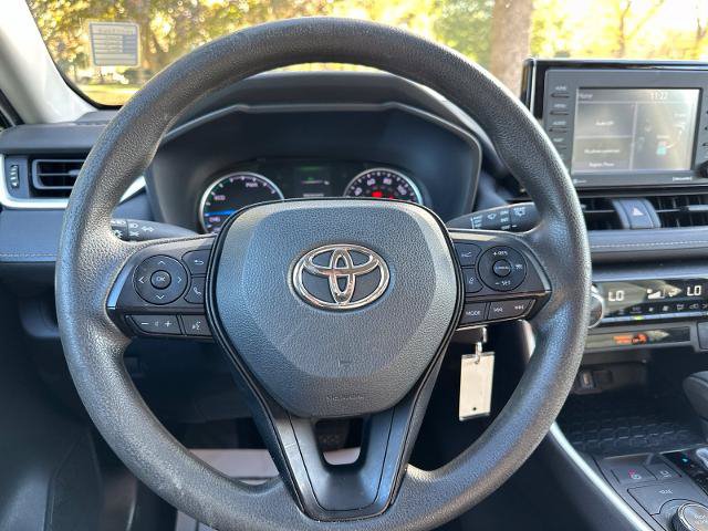 Used 2022 Toyota RAV4 LE AWD/4WD image 12