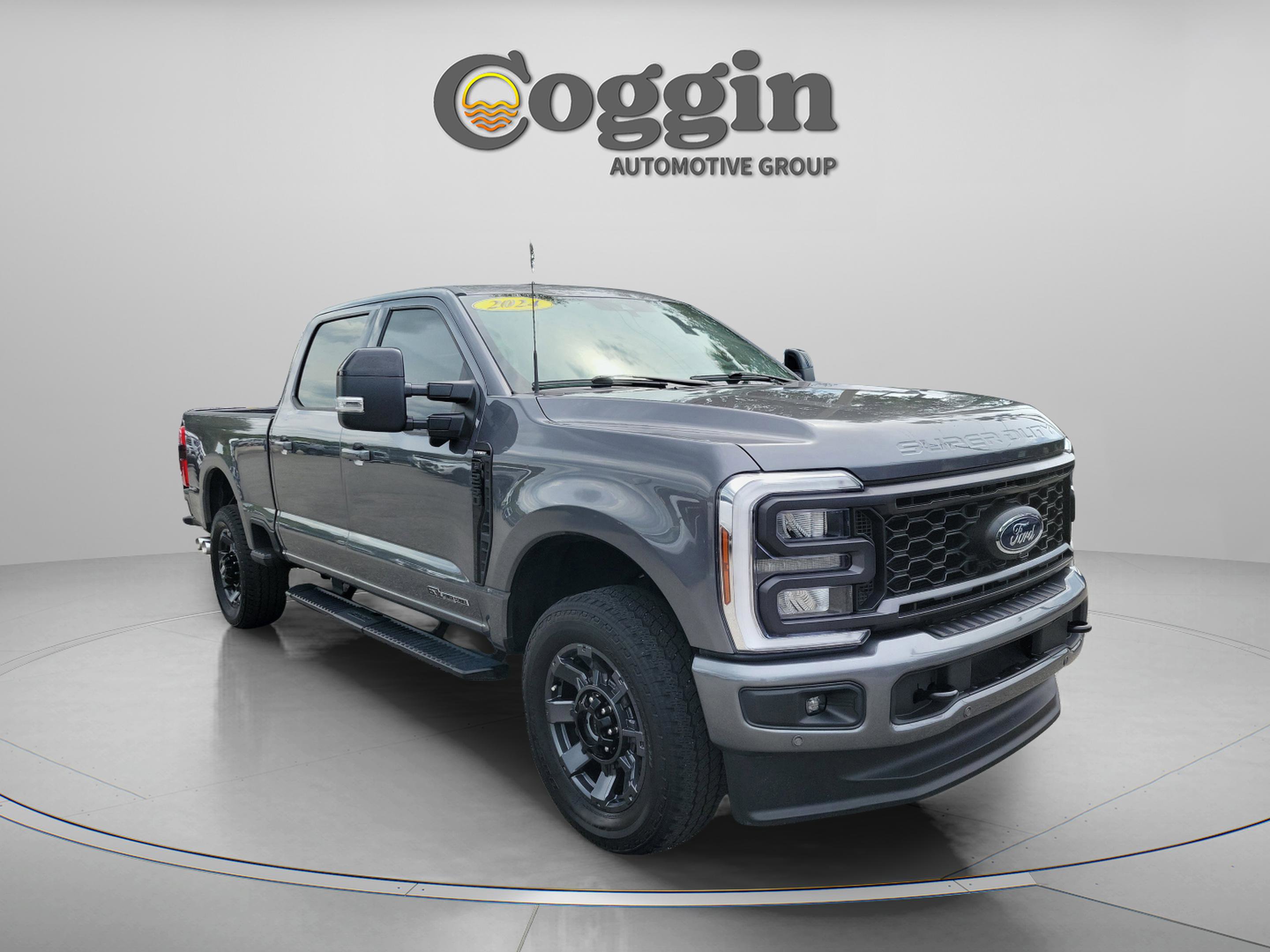 Certified 2024 Ford F250 Lariat w/ Lariat Ultimate Package AWD/4WD image 4