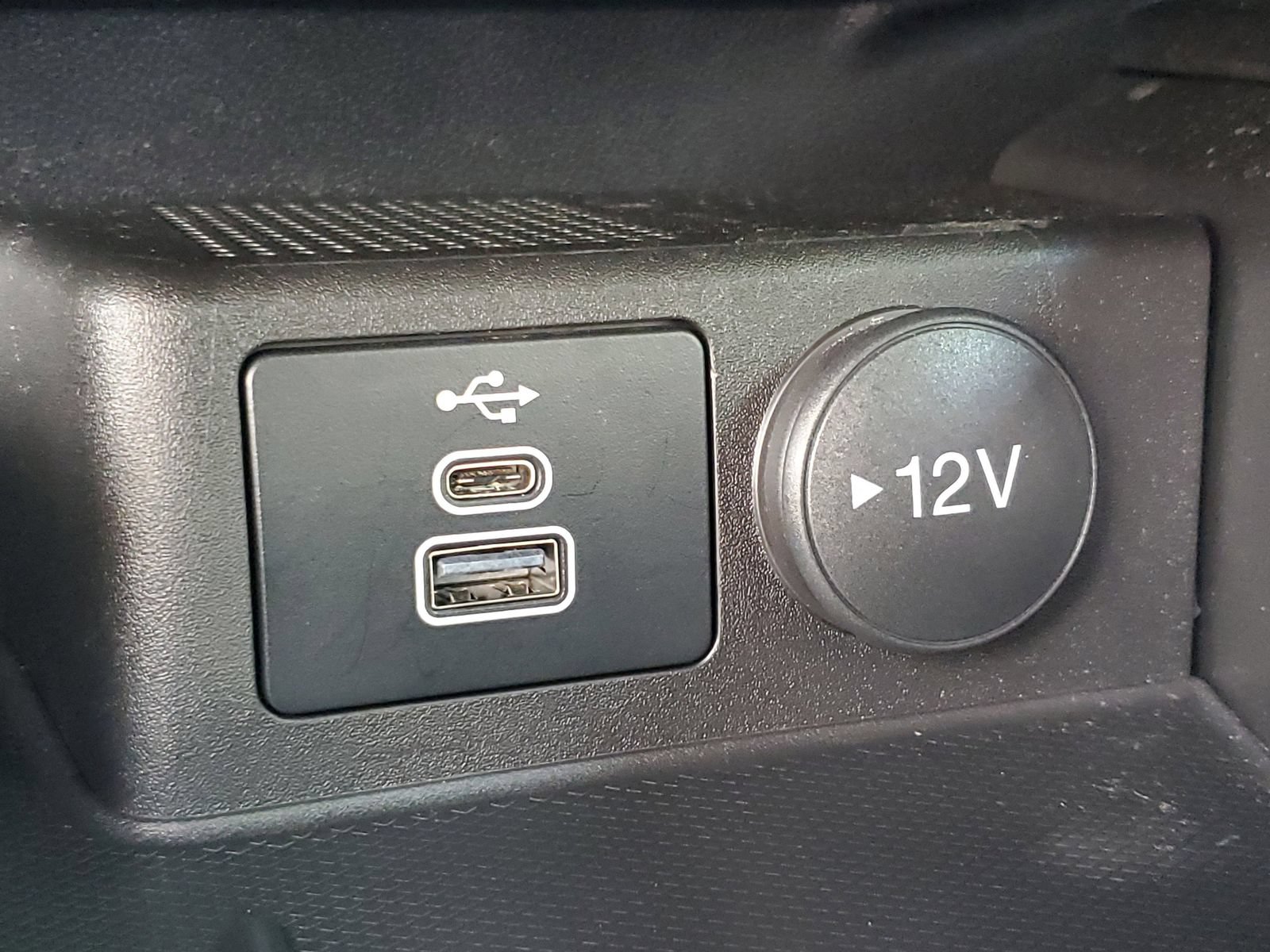 Certified 2025 Ford Escape ST-Line Select AWD/4WD image 28