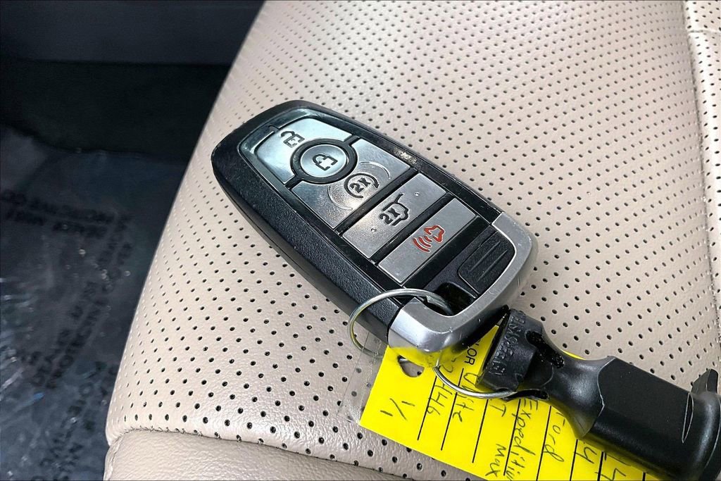 Certified 2024 Ford Expedition Max XLT image 11