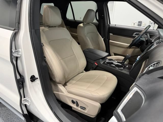 Certified 2018 Ford Explorer Limited w/ Equipment Group 301A FWD image 44