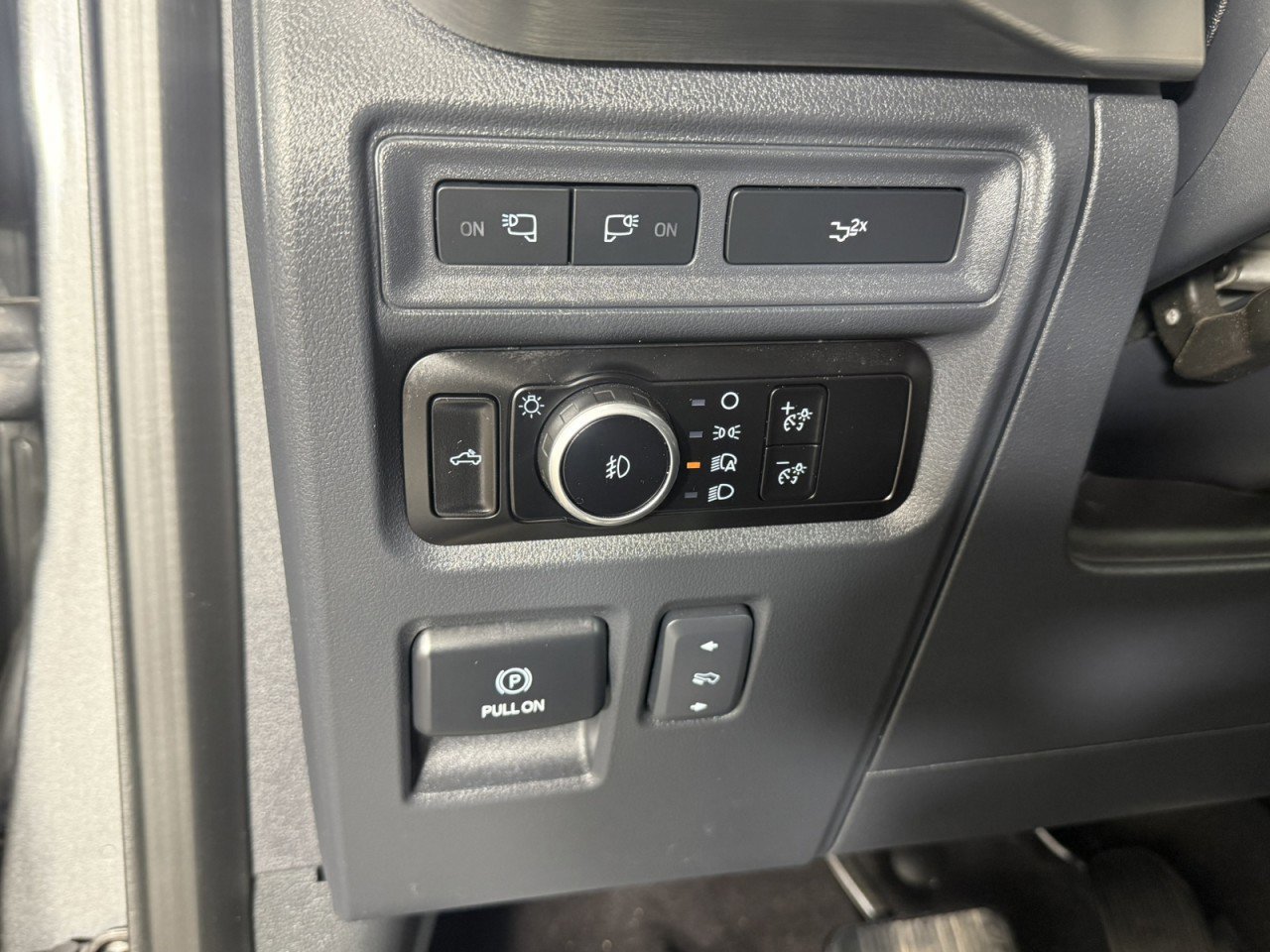 Certified 2023 Ford F150 Lariat AWD/4WD image 25