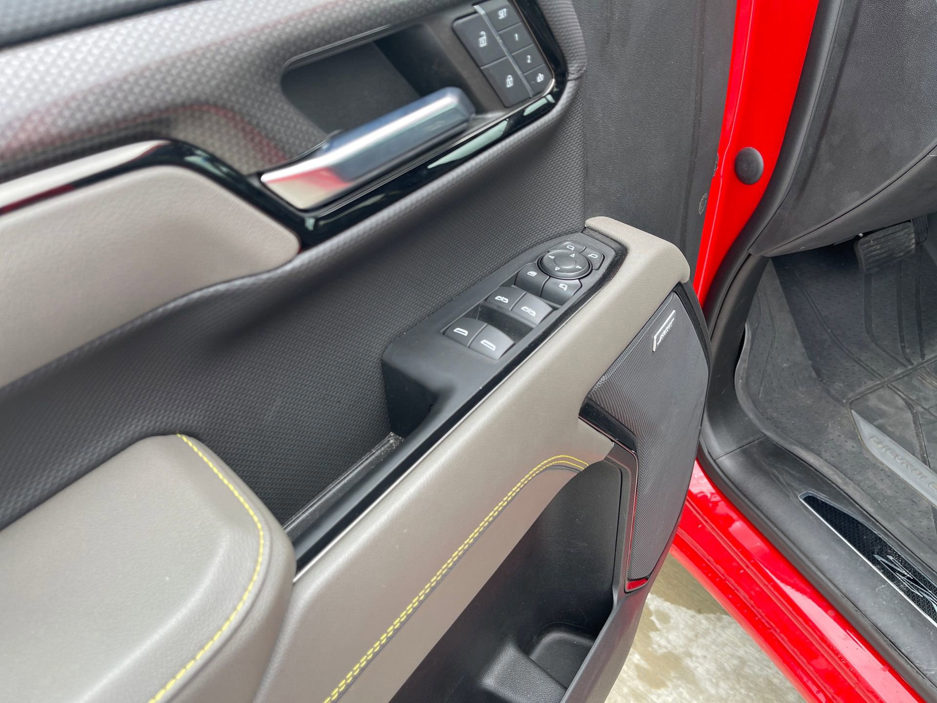 Used 2023 Chevrolet Silverado 1500 ZR2 w/ Technology Package image 15