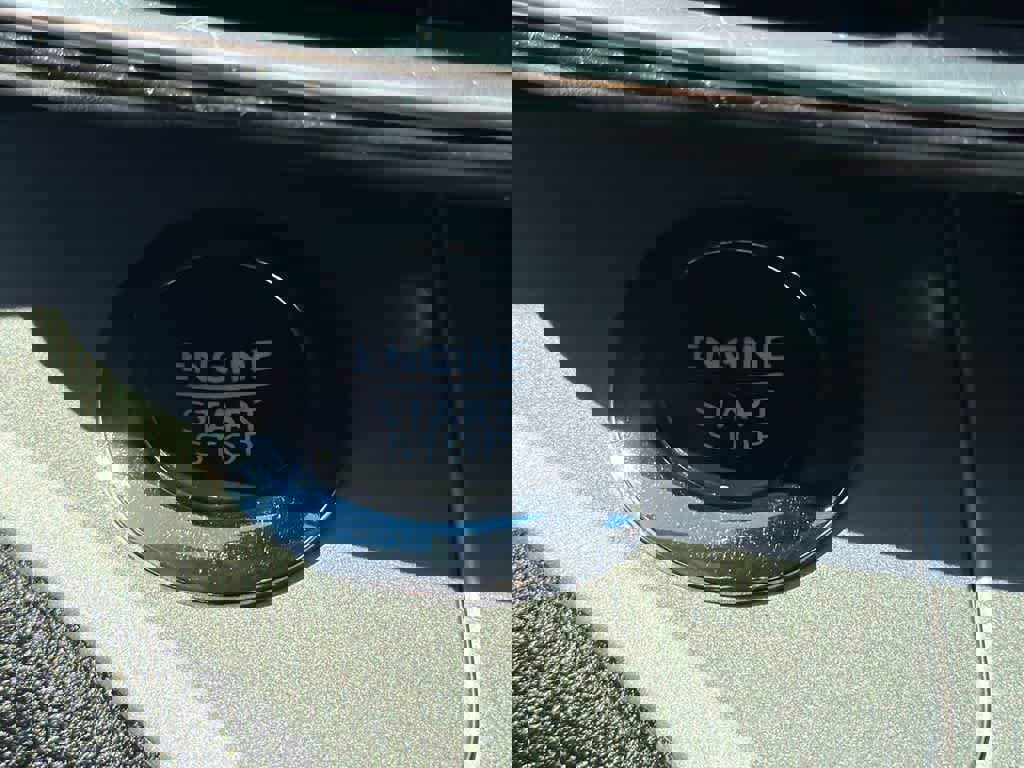 Certified 2022 Ford Explorer XLT w/ Equipment Group 202A image 33