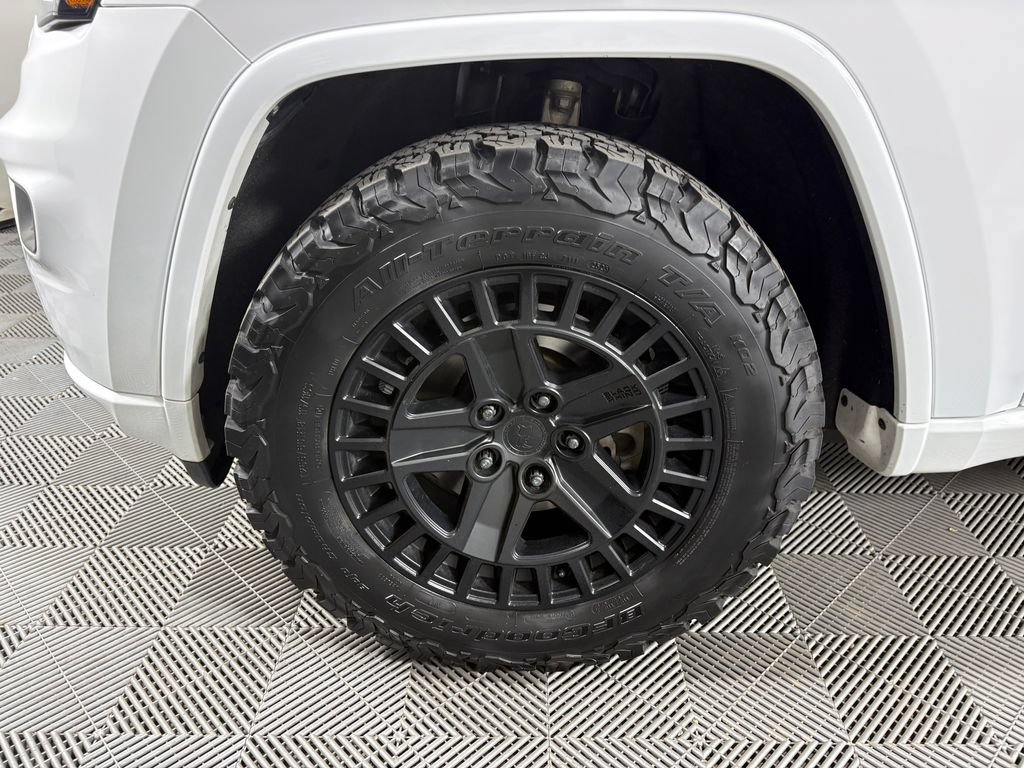 Used 2018 Jeep Grand Cherokee Altitude AWD/4WD image 11