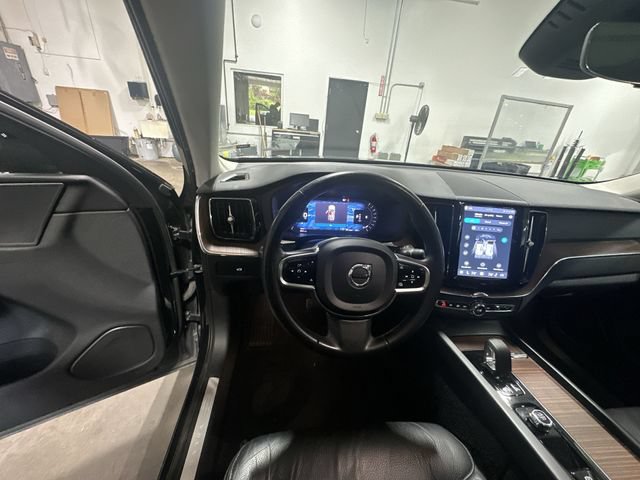 Used 2024 Volvo XC60 B5 Plus AWD/4WD image 15