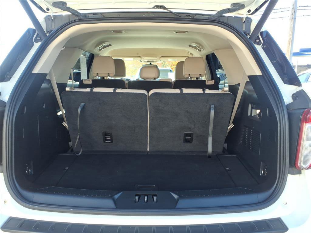 Certified 2022 Ford Explorer XLT w/ Equipment Group 202A image 10