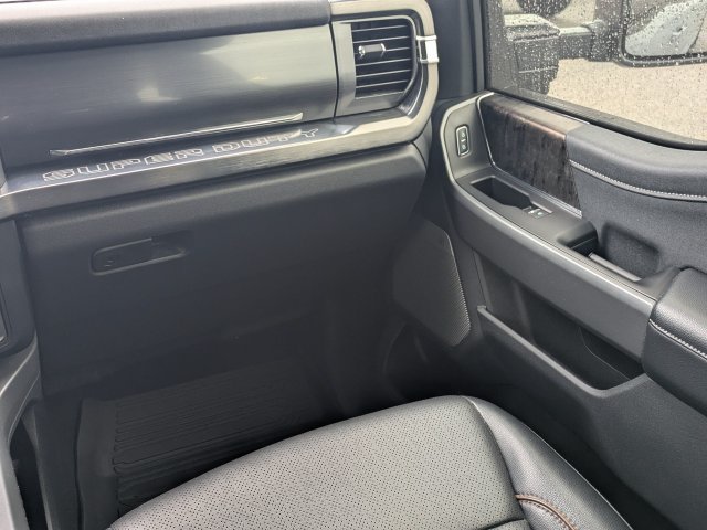 Certified 2025 Ford F250 Lariat w/ Lariat Ultimate Package AWD/4WD image 17