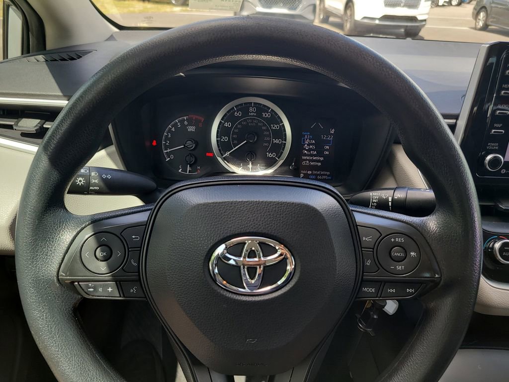 Used 2021 Toyota Corolla LE FWD image 23