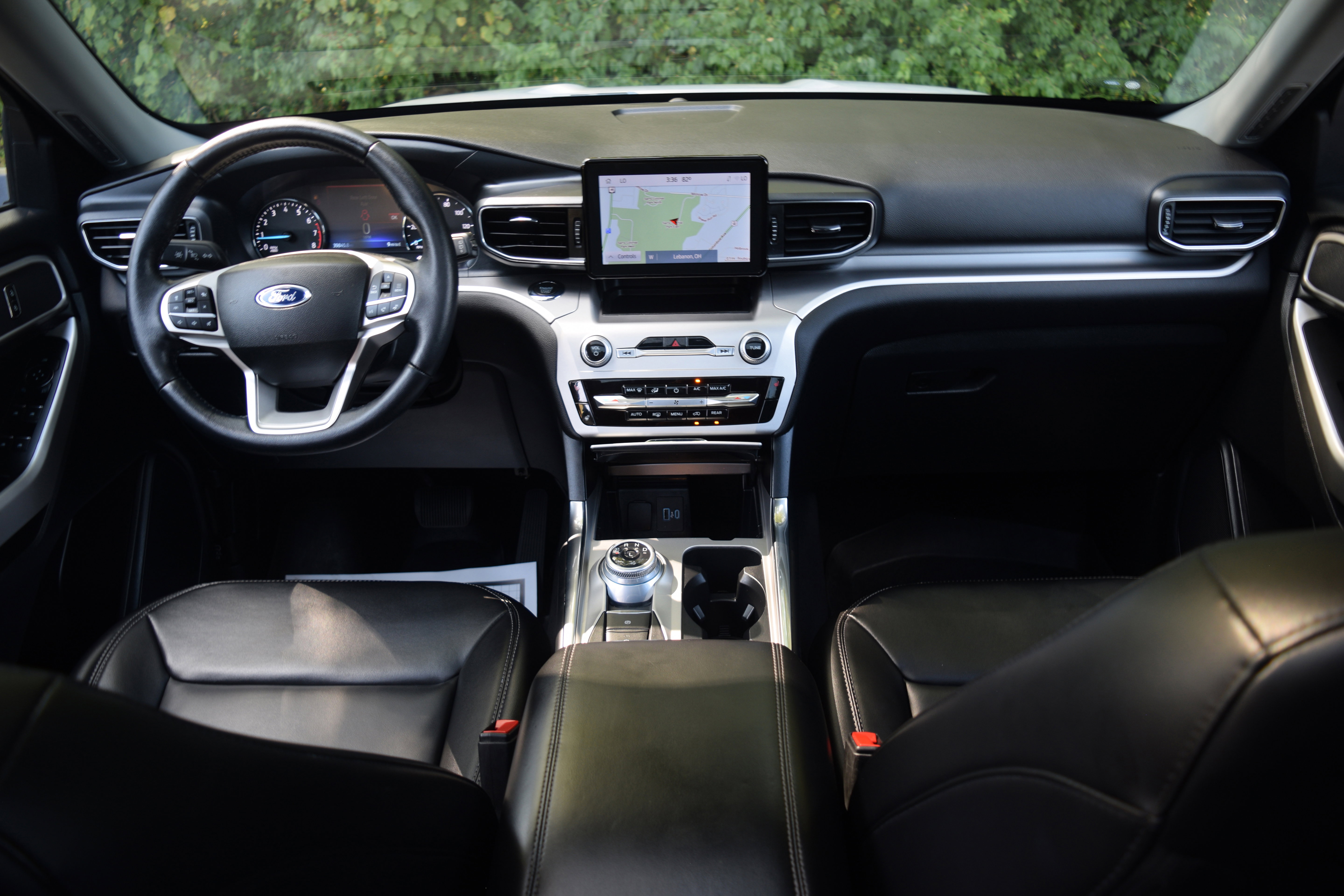 Certified 2022 Ford Explorer XLT w/ Equipment Group 202A image 6