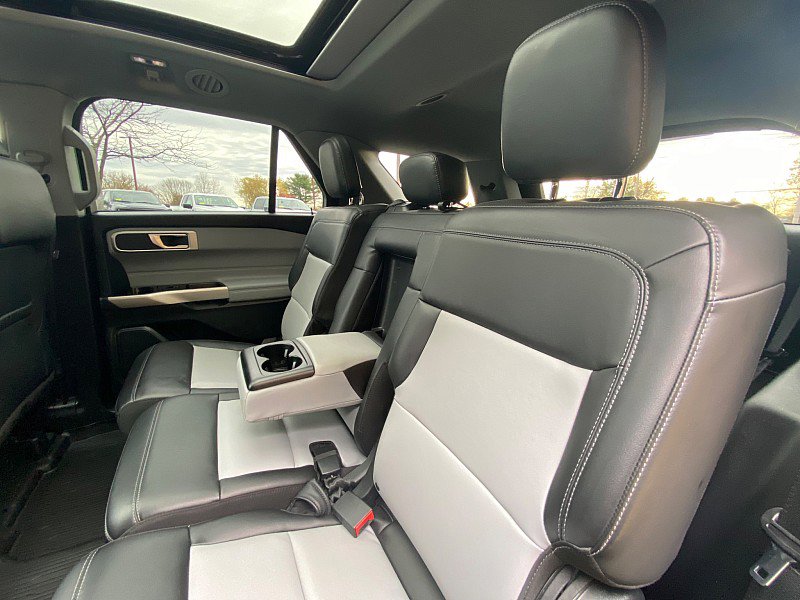 Certified 2022 Ford Explorer XLT w/ Equipment Group 202A image 38