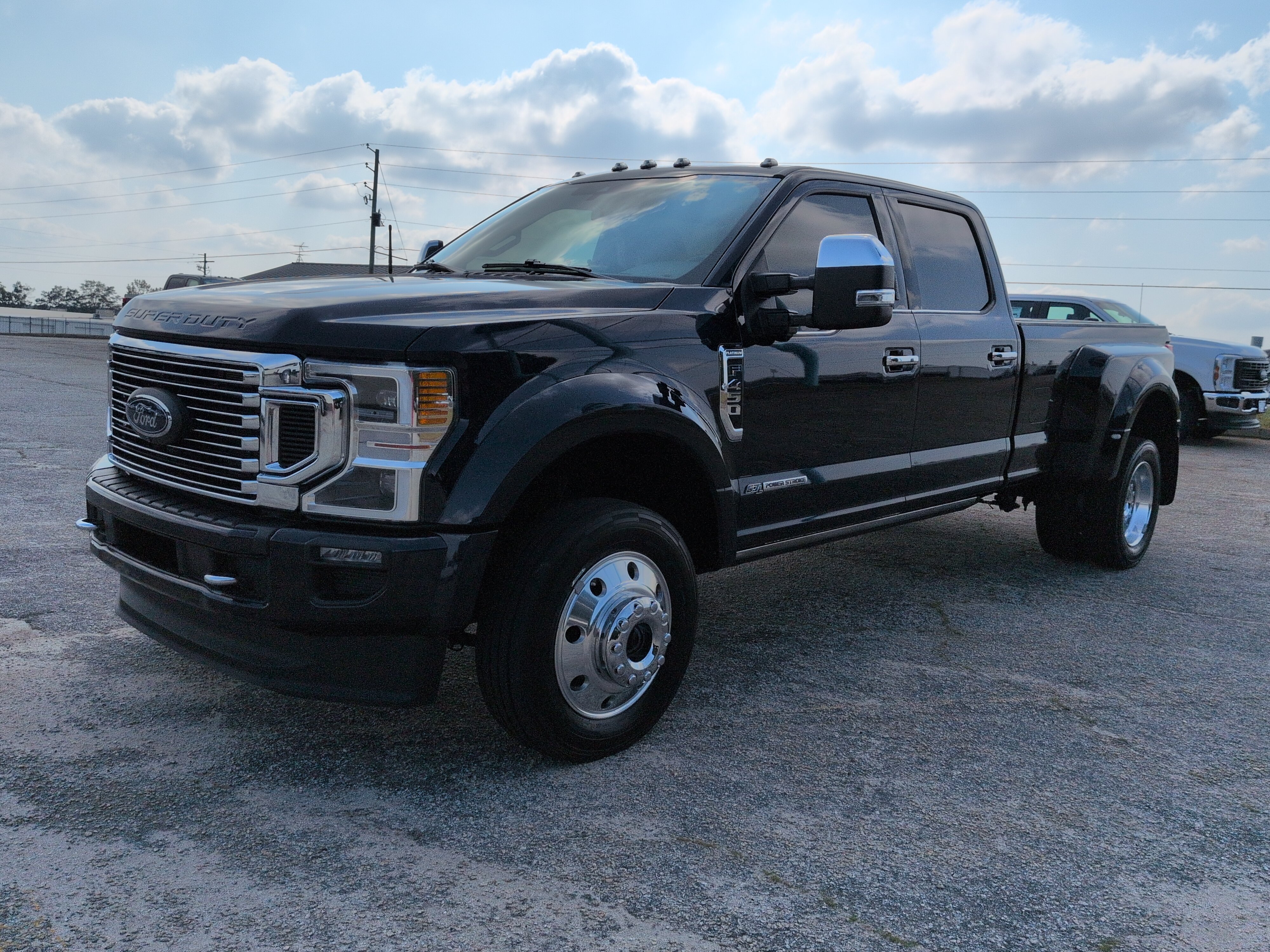 Certified 2022 Ford F450 Platinum w/ FX4 Off-Road Package AWD/4WD image 6