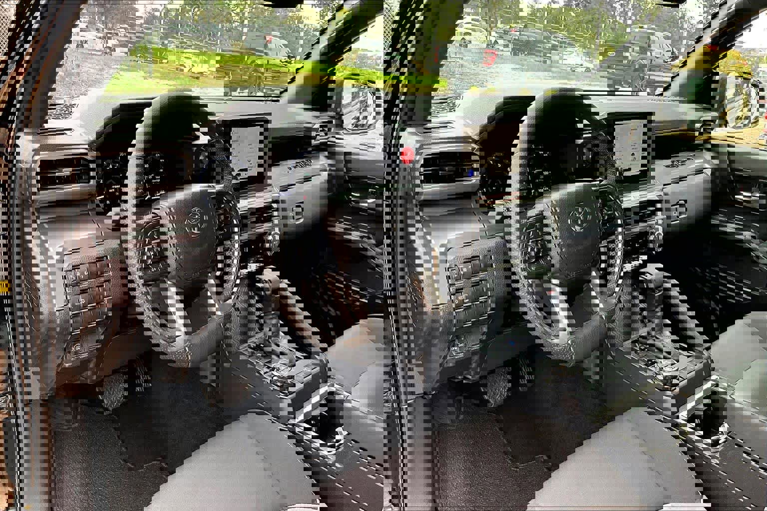 Used 2025 Toyota Tacoma TRD Off-Road image 18