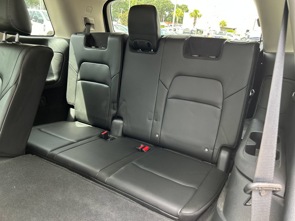 Used 2023 Nissan Pathfinder SL FWD image 14