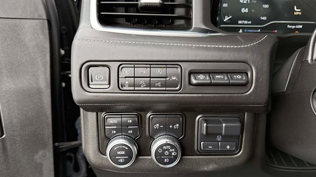Used 2023 GMC Yukon Denali Ultimate AWD/4WD image 12