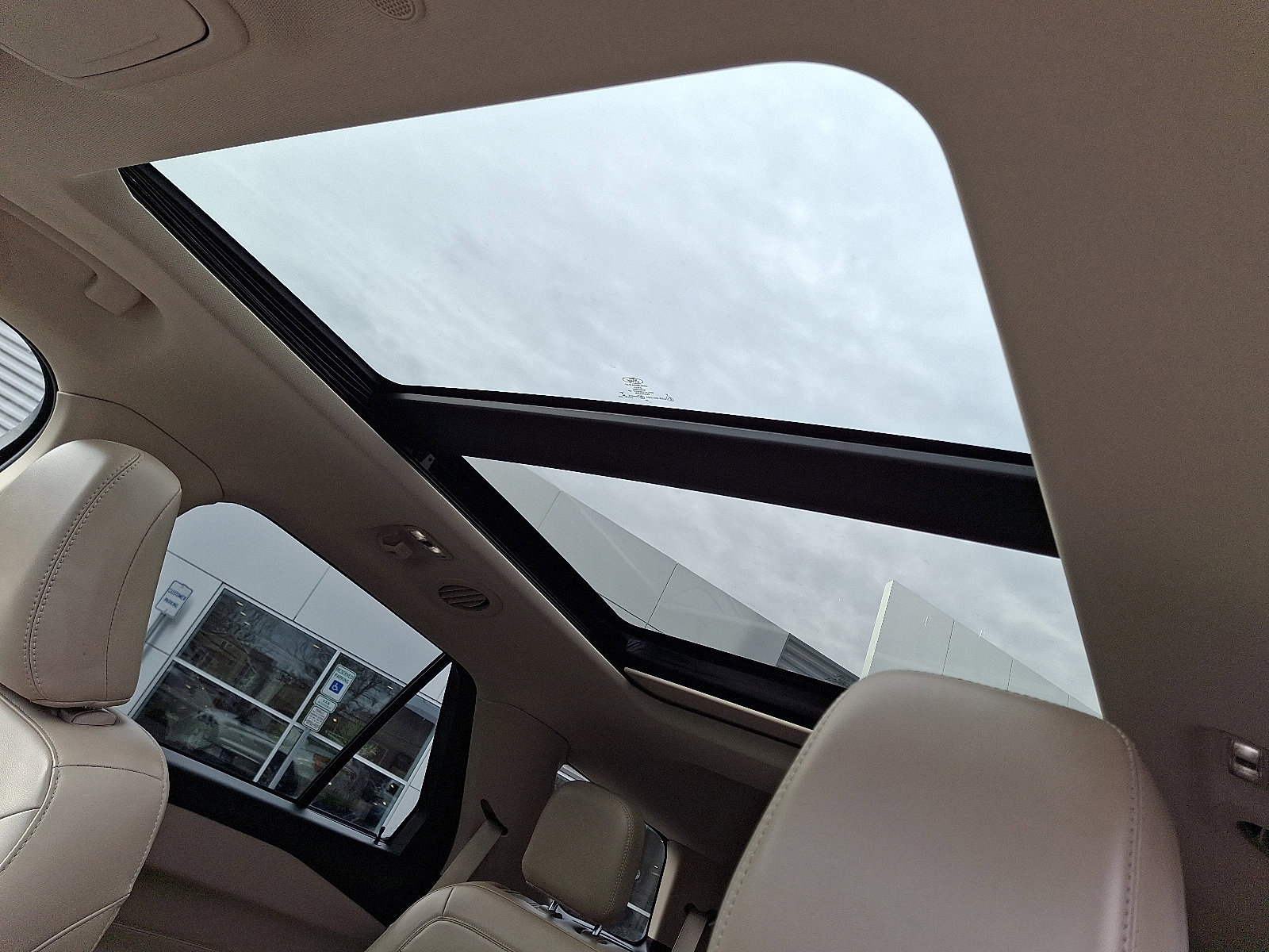 Certified 2021 Ford Explorer XLT w/ Equipment Group 202A image 21