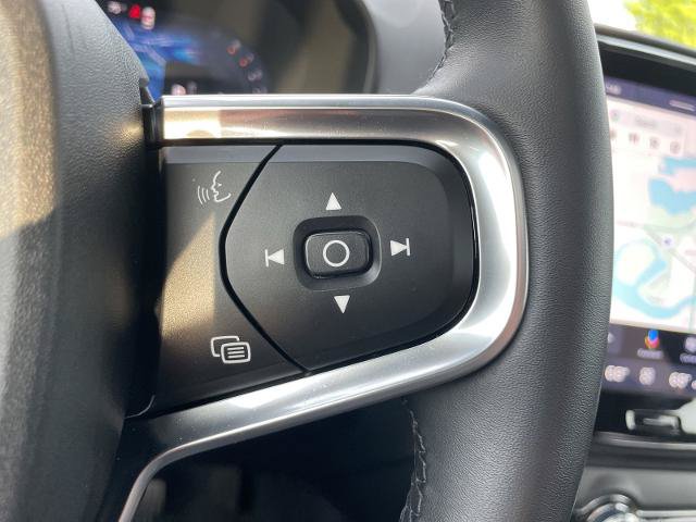 Used 2025 Volvo XC40 B5 Plus AWD/4WD image 25