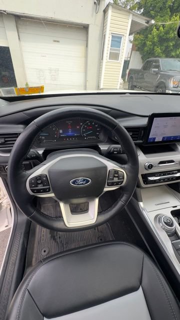 Certified 2023 Ford Explorer XLT w/ Equipment Group 202A AWD/4WD image 11