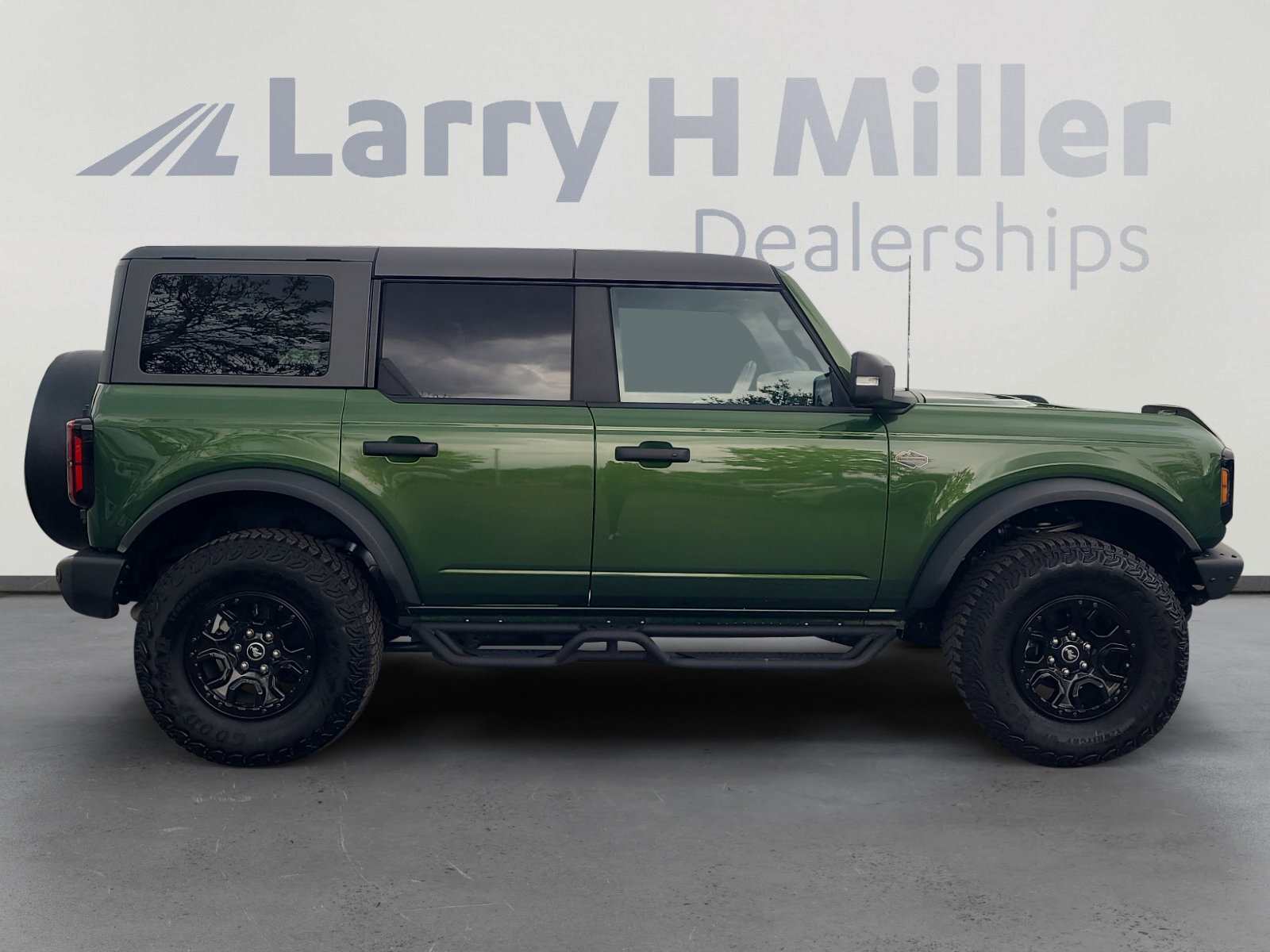 Certified 2024 Ford Bronco Wildtrak AWD/4WD image 6