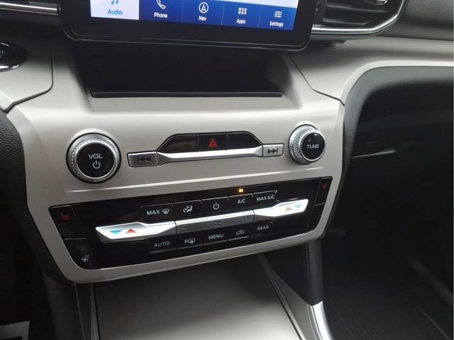 Certified 2023 Ford Explorer XLT w/ Equipment Group 202A AWD/4WD image 20