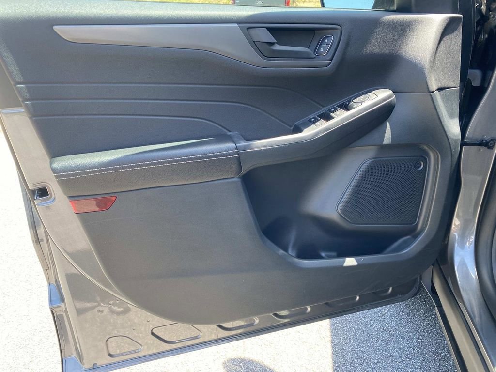 Certified 2025 Ford Escape Active FWD image 15