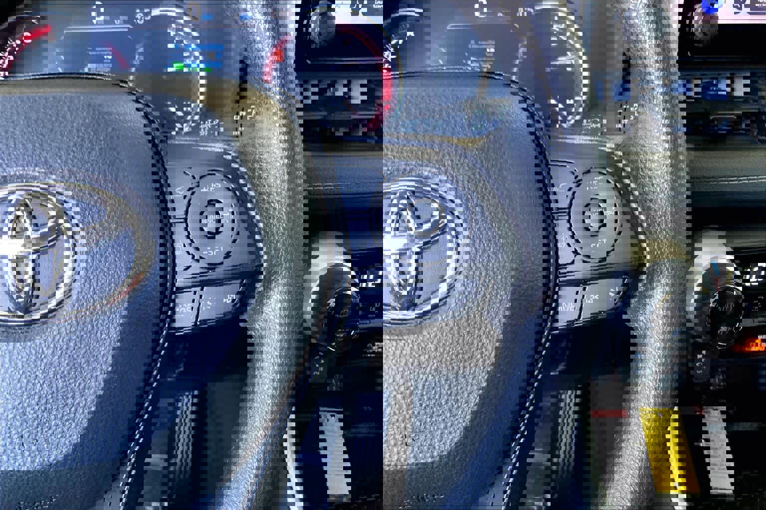 Used 2024 Toyota RAV4 XLE image 23