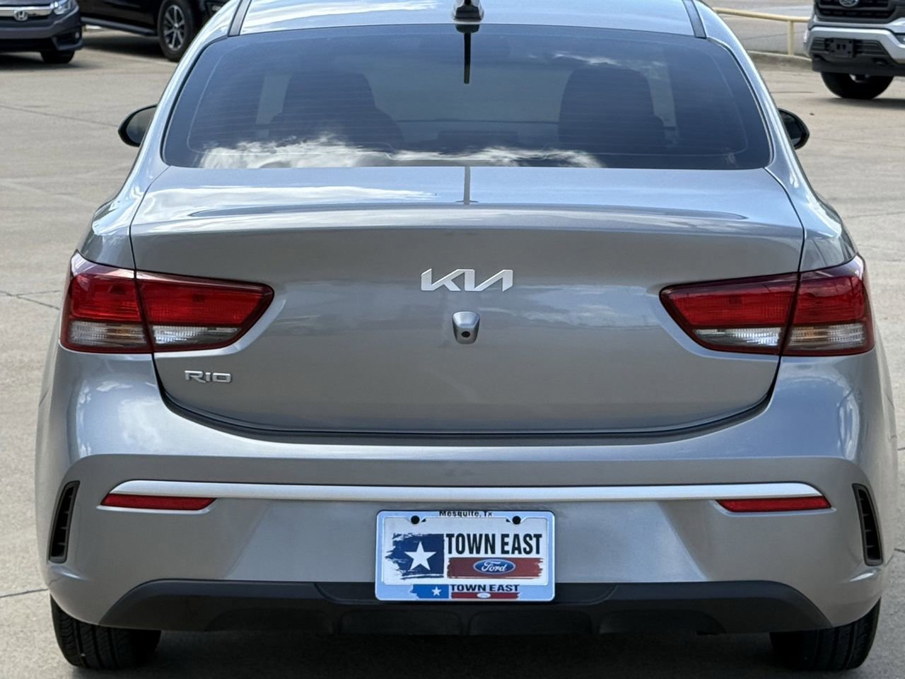 Used 2023 Kia Rio S FWD image 5