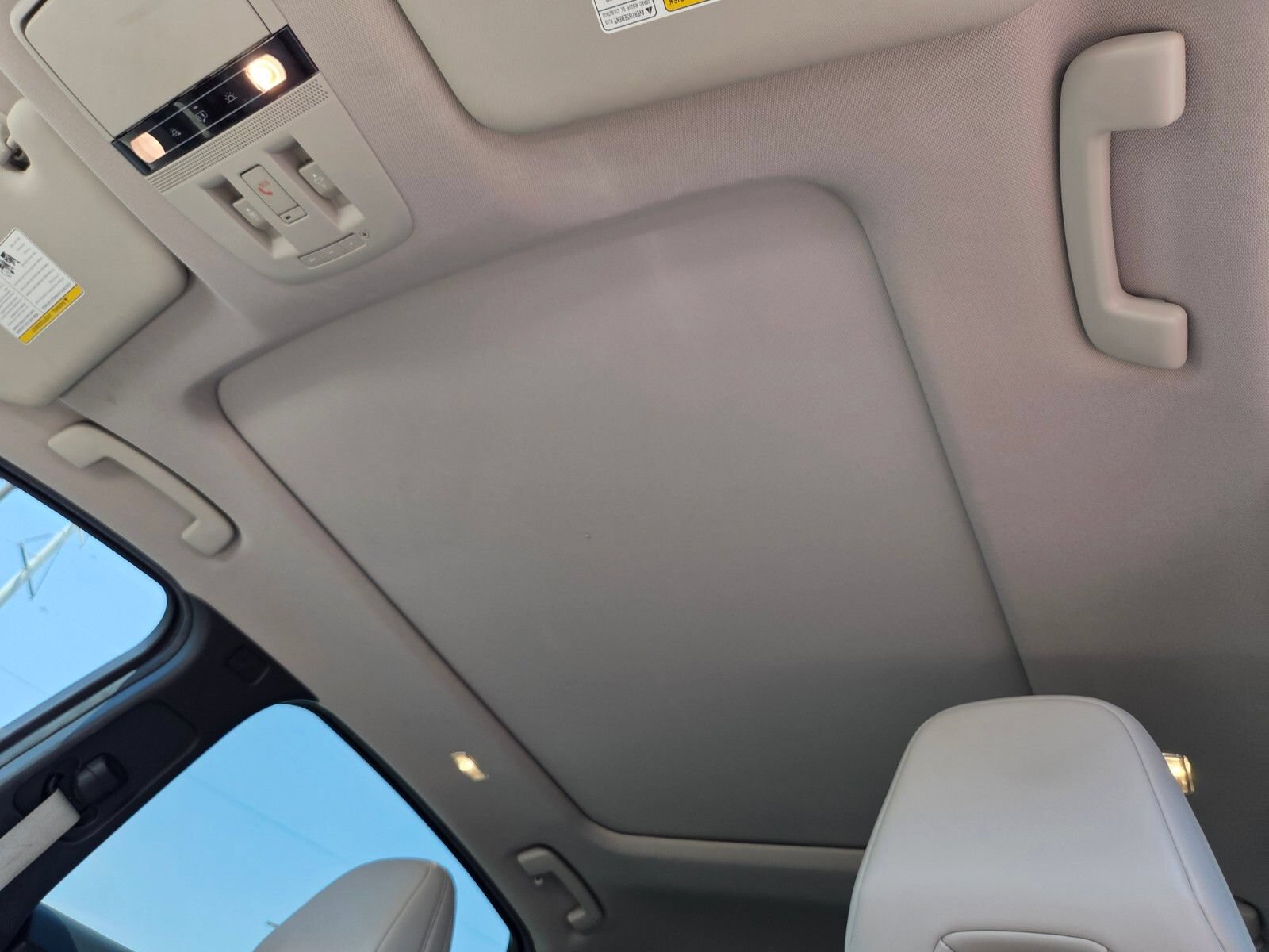 Used 2023 Nissan Ariya FWD image 11