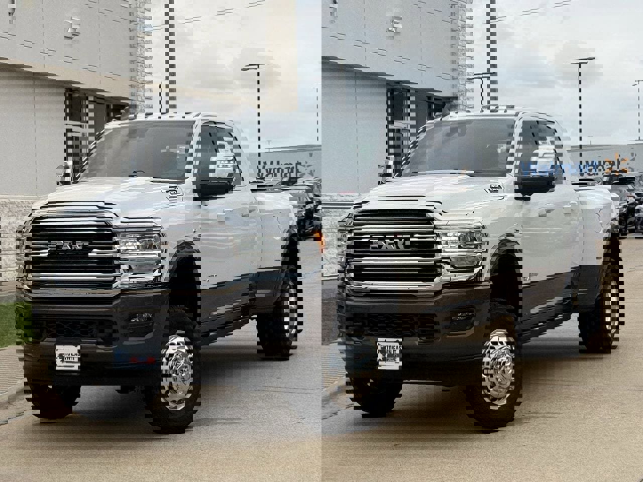 Used 2024 RAM 3500 Limited w/ Safety Group AWD/4WD image 2