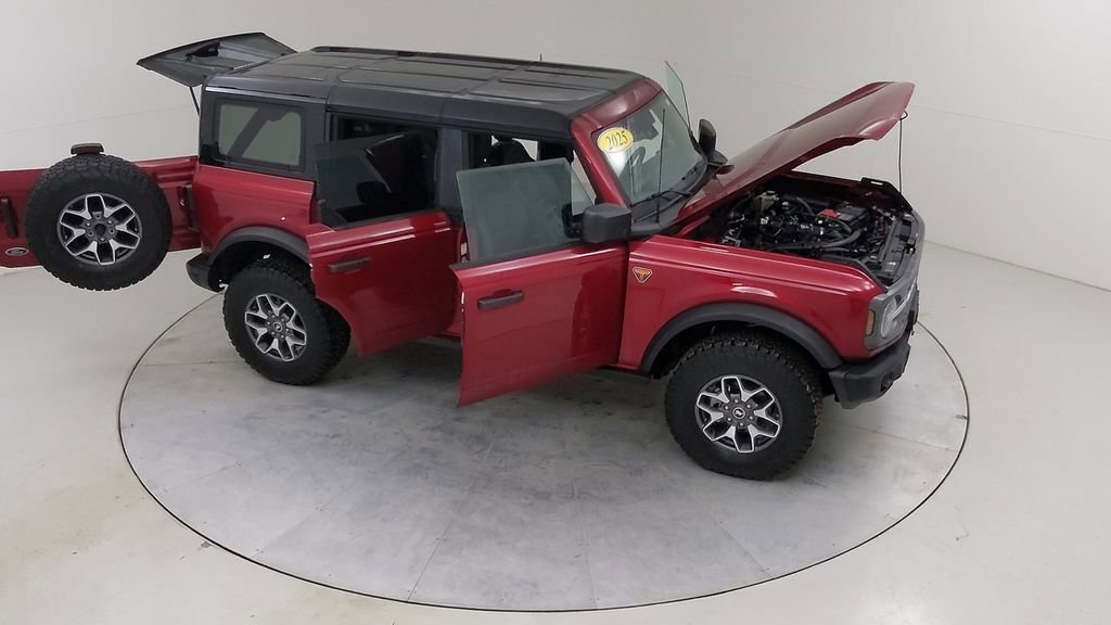 Certified 2025 Ford Bronco Badlands AWD/4WD image 47