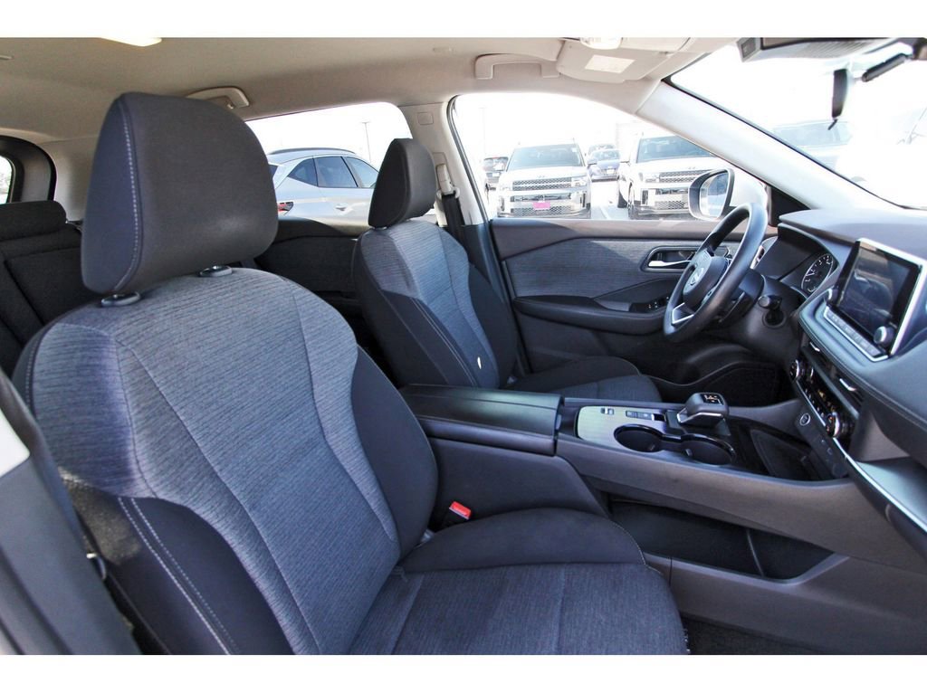 Used 2023 Nissan Rogue SV FWD image 29