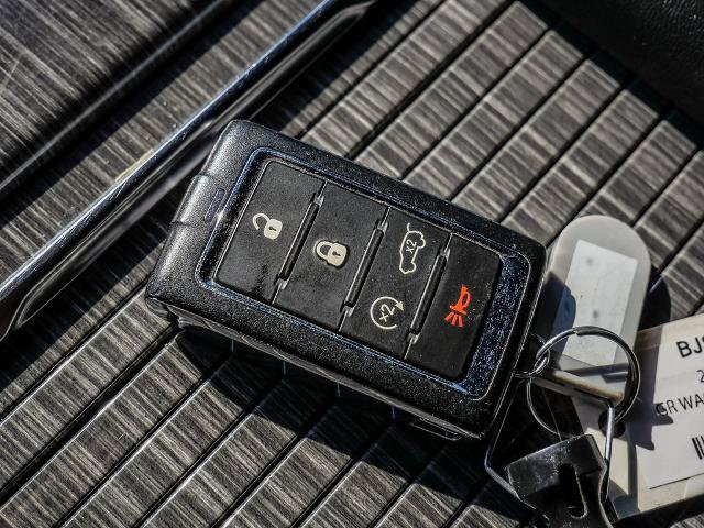 Used 2022 Jeep Wagoneer Series II AWD/4WD image 38